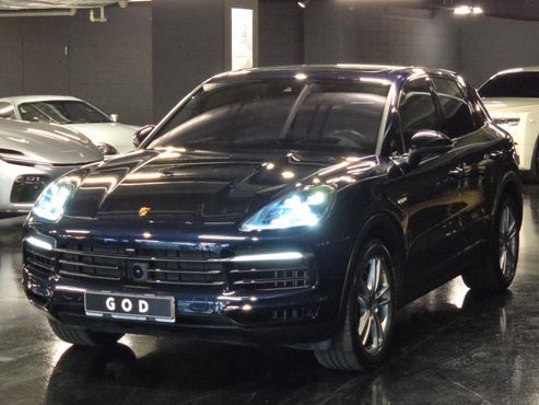 Porsche Cayenne 3.0 E-Hybrid — пробег 49 000 км — фото 2 из 5