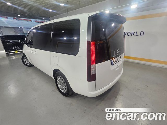 Hyundai Staria Tourer 9-Seater Modern — пробег 128 913 км — фото 4 из 5