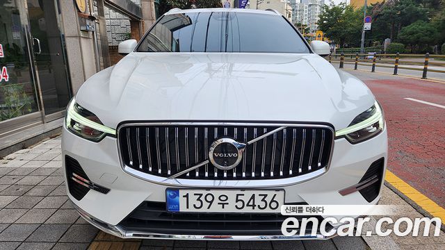 Volvo XC60 B6 Ultimate Bright — пробег 17 901 км — фото 1 из 5