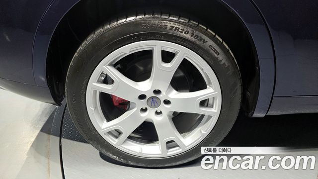 Maserati Levante из Кореи Encar