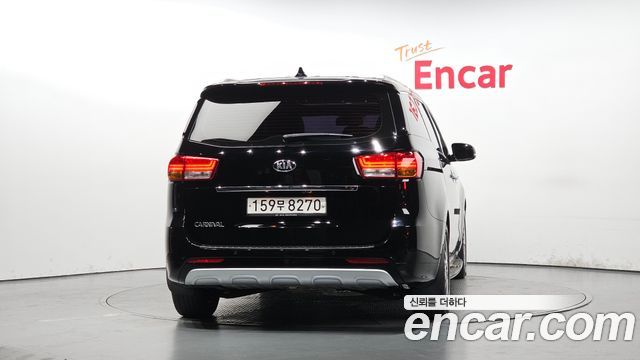 Kia Carnival 9-seater Prestige — пробег 225 600 км — фото 4 из 5