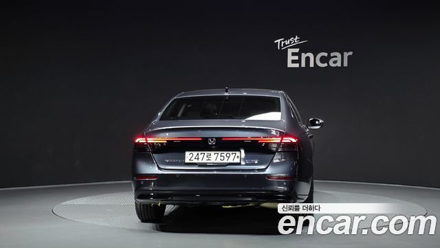 Honda Accord 2.0 Hybrid Touring — пробег 14 738 км — фото 4 из 5