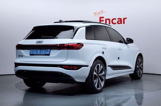Audi SQ6 e-tron Quattro — пробег 6 187 км — фото 2 из 5