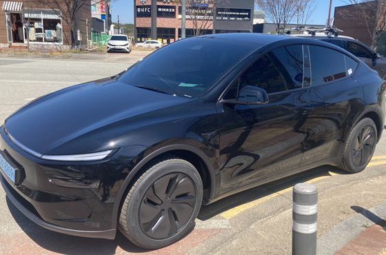 Tesla Model Y Premium RWD — пробег 700 км — фото 3 из 5
