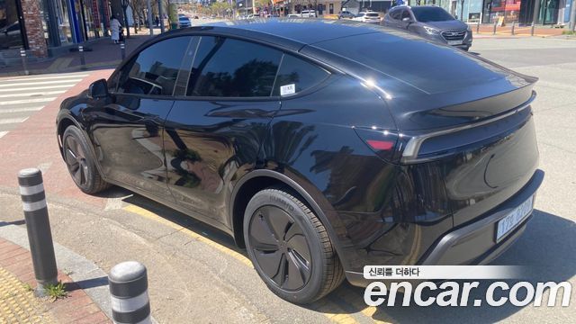 Tesla Model Y Premium RWD — пробег 700 км — фото 5 из 5