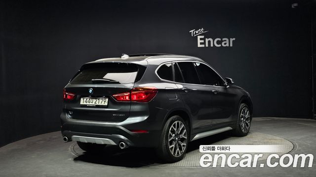 BMW X1 xDrive 20i xLine — пробег 72 447 км — фото 2 из 5