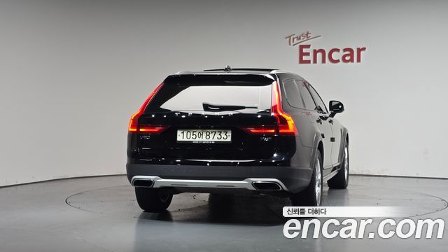 Volvo V90 T5 AWD — пробег 123 753 км — фото 4 из 5