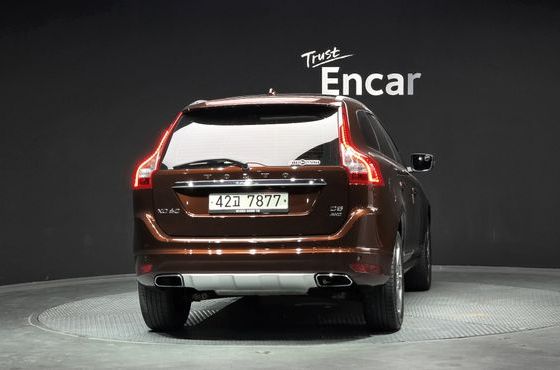Volvo XC60 D5 AWD 1st — пробег 82 223 км — фото 4 из 5