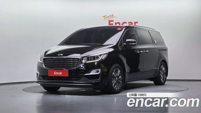 Kia Carnival Gasoline 11-Seater Prestige — пробег 105 429 км — фото 1 из 5