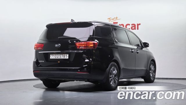 Kia Carnival Gasoline 11-Seater Prestige — пробег 105 429 км — фото 2 из 5