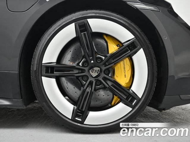 Porsche Taycan из Кореи Encar