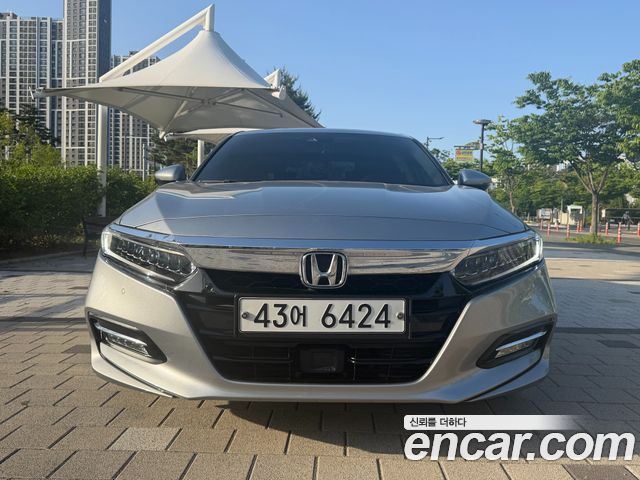Honda Accord 2.0 Hybrid Touring — пробег 70 800 км — фото 3 из 5