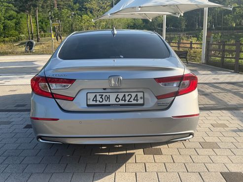 Honda Accord 2.0 Hybrid Touring — пробег 70 800 км — фото 4 из 5