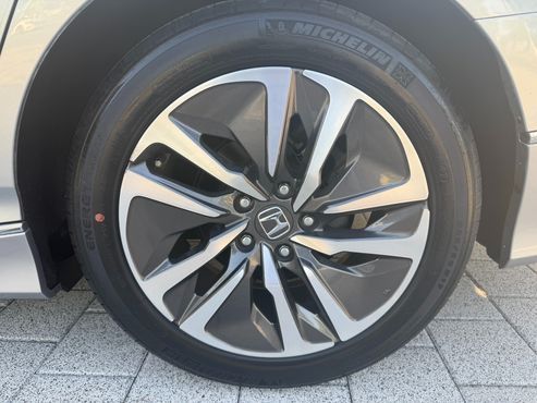 Honda Accord 2.0 Hybrid Touring — пробег 70 800 км — фото 5 из 5
