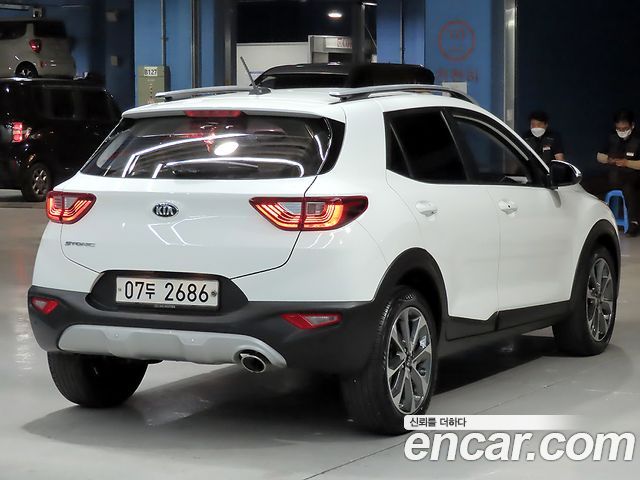 Kia Stonic из Кореи Encar