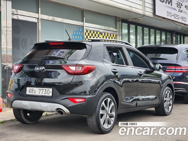 Kia Stonic из Кореи Encar
