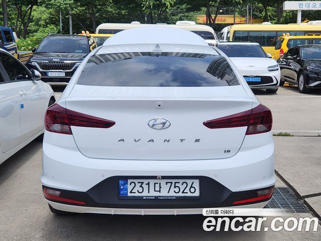 Hyundai AVANTE из Кореи Encar