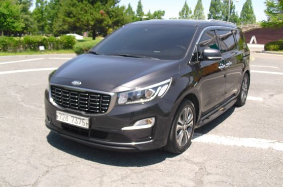 Kia Carnival 11-Seater Prestige — пробег 137 600 км — фото 1 из 5