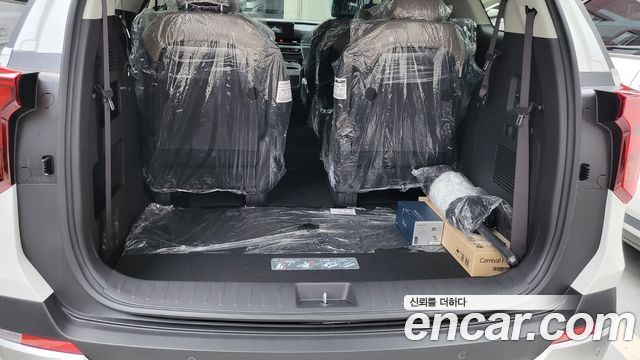 Kia Carnival HEV 9 seater Prestige — пробег 1 100 км — фото 4 из 5