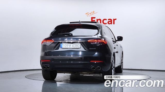 Maserati Levante из Кореи Encar