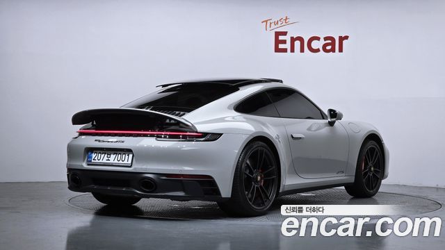 Porsche 911 Carrera GTS — пробег 11 776 км — фото 2 из 5