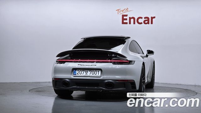 Porsche 911 Carrera GTS — пробег 11 776 км — фото 4 из 5