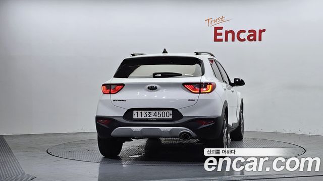 Kia Stonic из Кореи Encar