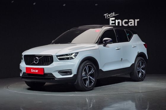 Volvo XC40 B4 R-Design — пробег 120 685 км — фото 1 из 5