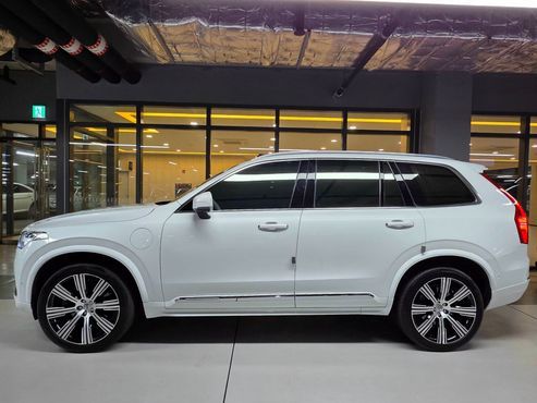 Volvo XC90 T8 Ultimate Bright Hybrid — пробег 102 000 км — фото 3 из 5