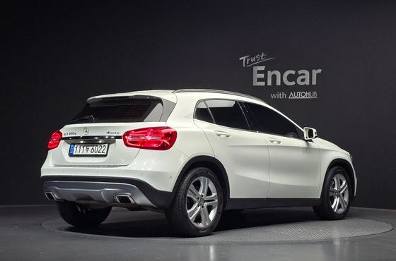 Mercedes-Benz GLA-Class GLA200 d 4MATIC — пробег 88 945 км — фото 2 из 5