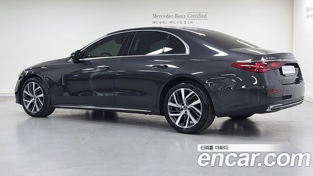 Mercedes-Benz E-Class E220d 4MATIC Exclusive — пробег 64 659 км — фото 2 из 5