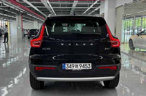 Volvo XC40 B4 Ultra Bright — пробег 1 622 км — фото 4 из 5