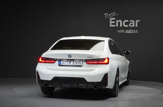 BMW 3-Series 320i M Sport — пробег 4 041 км — фото 4 из 5