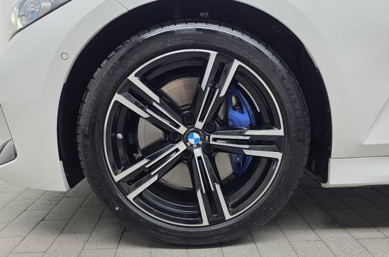 BMW 3-Series 320i M Sport — пробег 4 041 км — фото 5 из 5