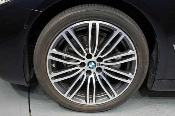 BMW 5-Series 520d xDrive M Sport Package Plus — пробег 45 279 км — фото 5 из 5