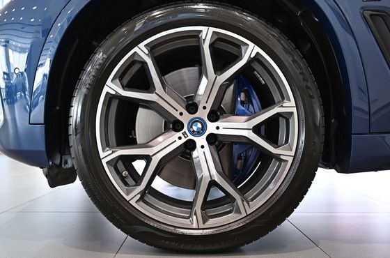 BMW X5 xDrive 45e M Sport — пробег 52 968 км — фото 5 из 5
