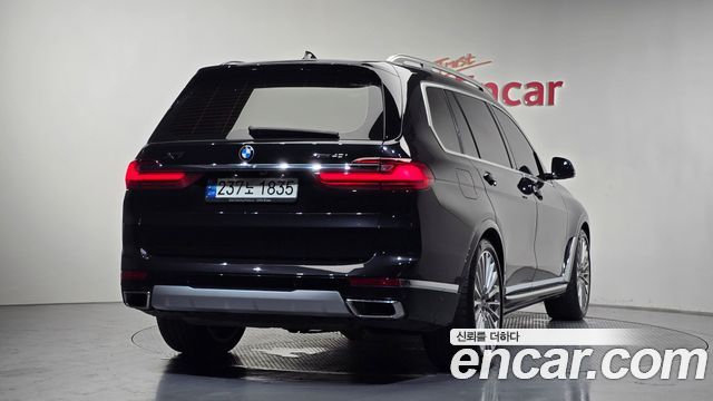 BMW X7 xDrive 40i Design Pure Excellence 6-Seater — пробег 177 603 км — фото 2 из 5