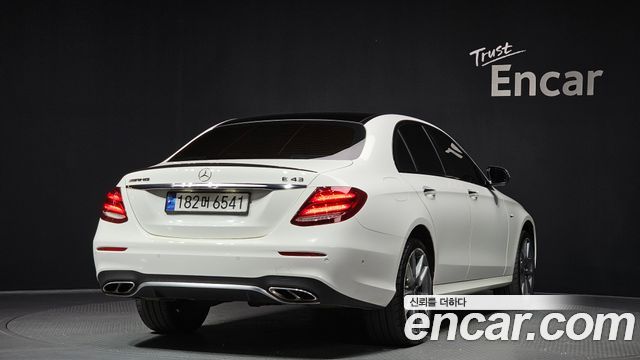 Mercedes-Benz E-Class E43 AMG 4MATIC — пробег 68 199 км — фото 2 из 5