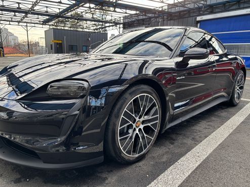Porsche Taycan Base — пробег 47 200 км — фото 1 из 5