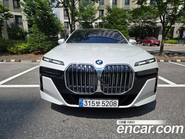BMW 7-Series 740d xDrive M Sport — пробег 32 050 км — фото 1 из 5