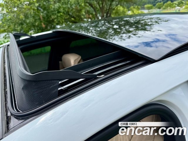 Cadillac Lyriq из Кореи Encar