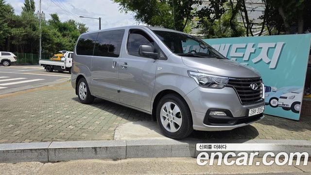 Hyundai Starex Urban 9-Seater Premium — пробег 74 134 км — фото 1 из 5