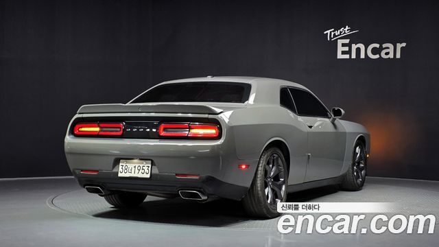 Dodge Challenger 5.7 — пробег 49 189 км — фото 2 из 5