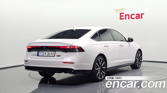 Honda Accord 2.0 Hybrid Touring — пробег 10 309 км — фото 2 из 5