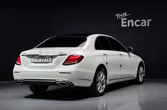 Mercedes-Benz E-Class E300 4MATIC Exclusive — пробег 97 987 км — фото 2 из 5