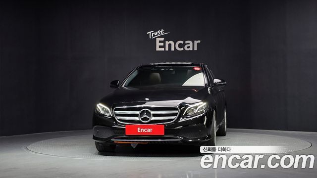 Mercedes-Benz E-Class E220d 4MATIC Avantgarde — пробег 105 697 км — фото 3 из 5