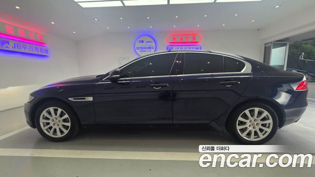 Jaguar XE 20d Perstige AWD — пробег 139 561 км — фото 4 из 5