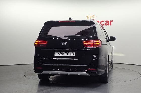 Kia Carnival 9-Seater Prstige — пробег 169 695 км — фото 4 из 5