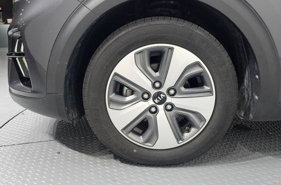 Kia Niro 1.6 HEV Luxury — пробег 44 605 км — фото 5 из 5