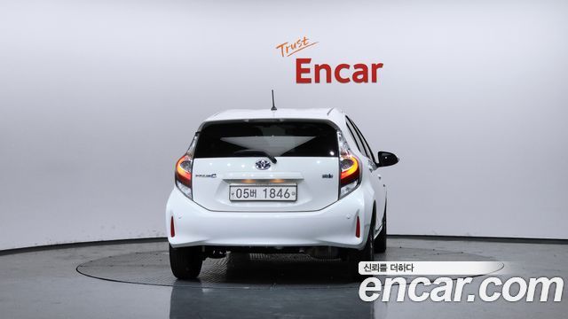 Toyota Prius из Кореи Encar